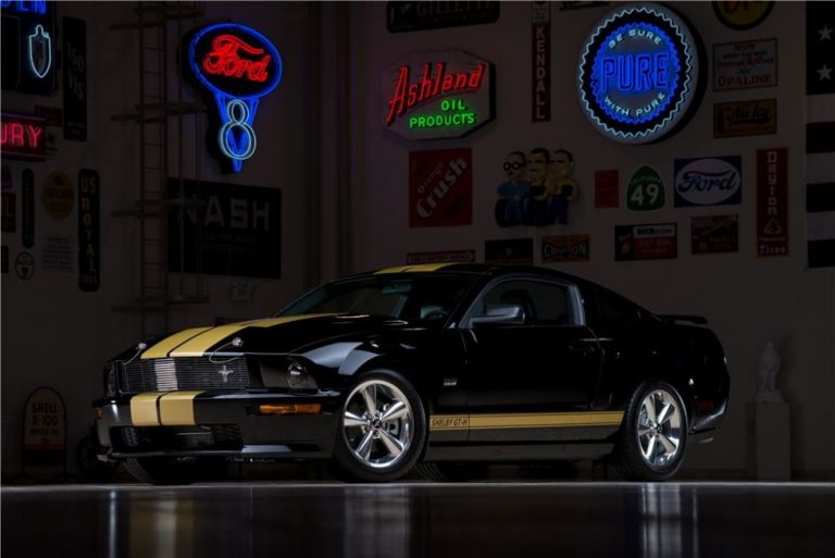 Cette Mustang Shelby GT-H #001 s’est vendue pour 190 000 dollars aux enchères le 17 janvier 2015.